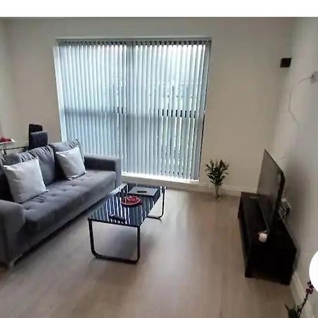Lovely 2-Bedrooms With Free Parking Canvey Island Buitenkant foto