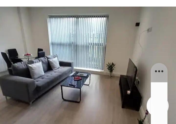 Lovely 2-Bedrooms With Free Parking Canvey Island Buitenkant foto